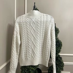 Banana Republic cable knit sweater size Medium